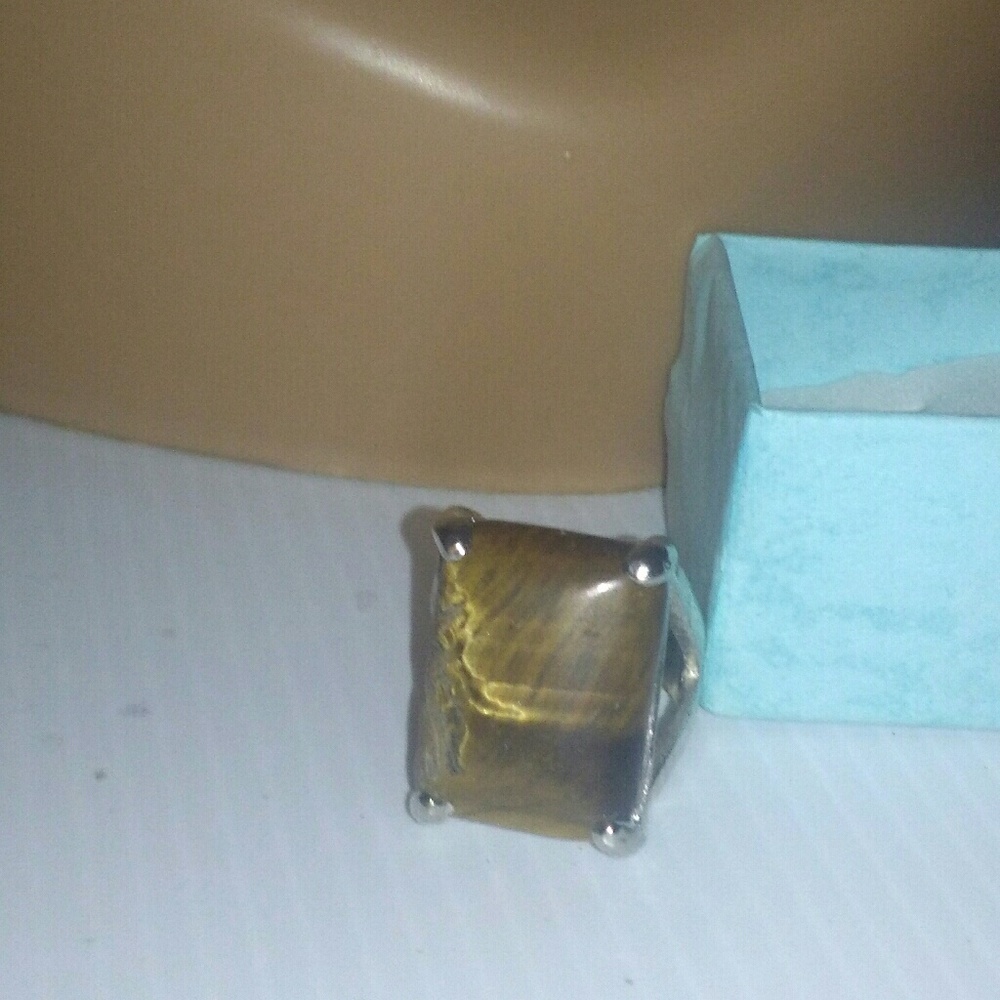 HUGE "CATS EYE" STATEMENT RING - Picture 2 of 3